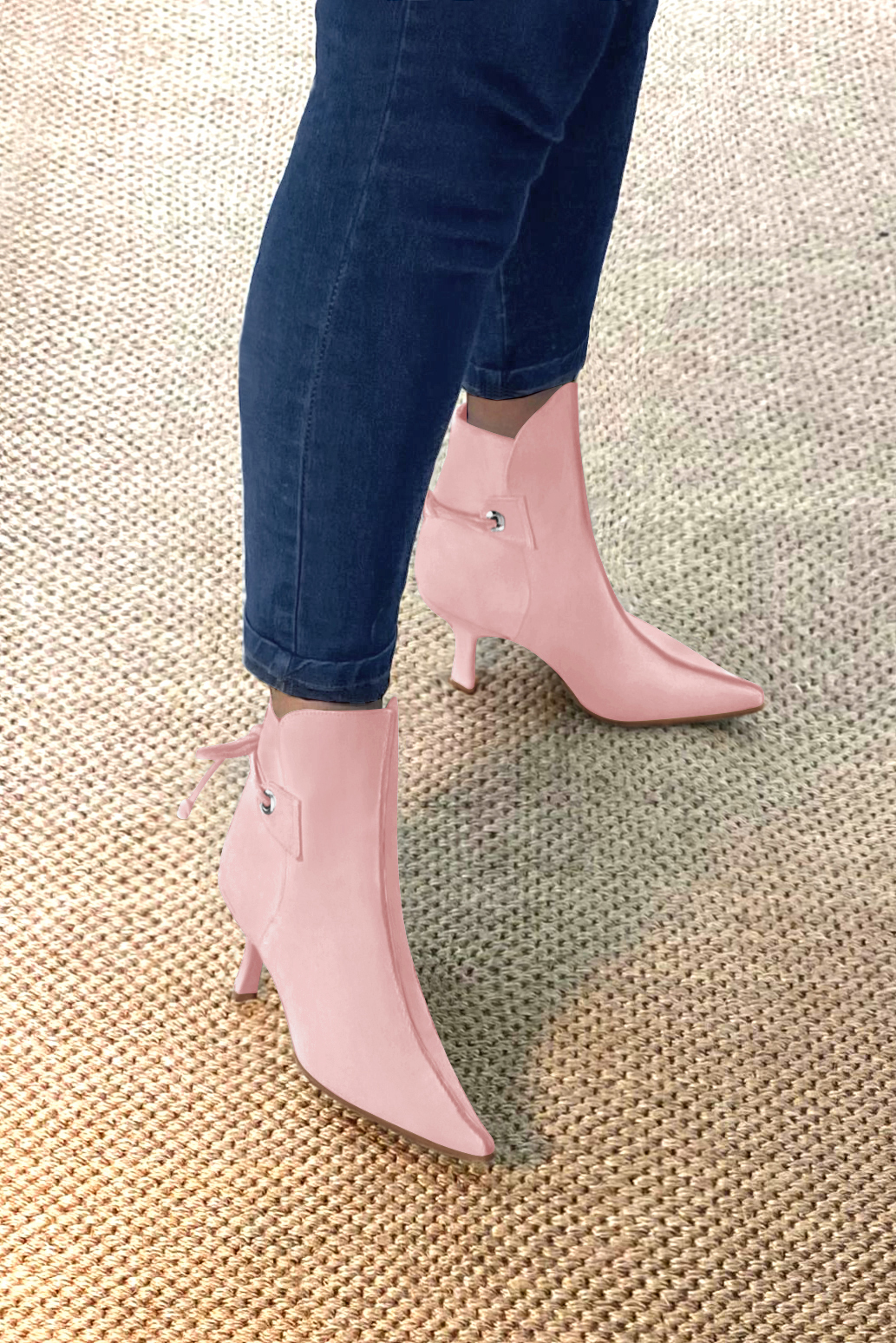 Light pink women's ankle boots with laces at the back. Pointed toe. High slim heel. Top view - Florence KOOIJMAN